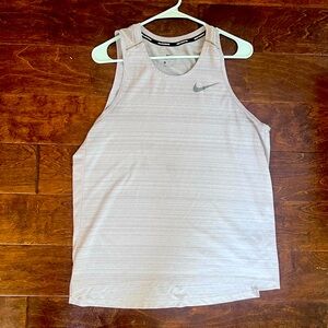 Nike dry fit tank size L